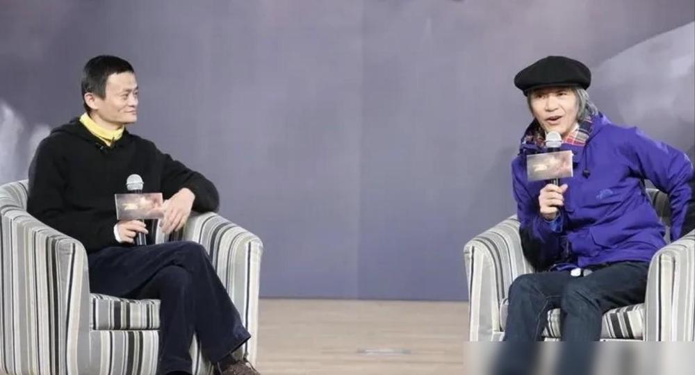 一次，马云问周星驰：“我一天能赚191亿，你呢？”周星驰听到这话一愣，接着幽默开