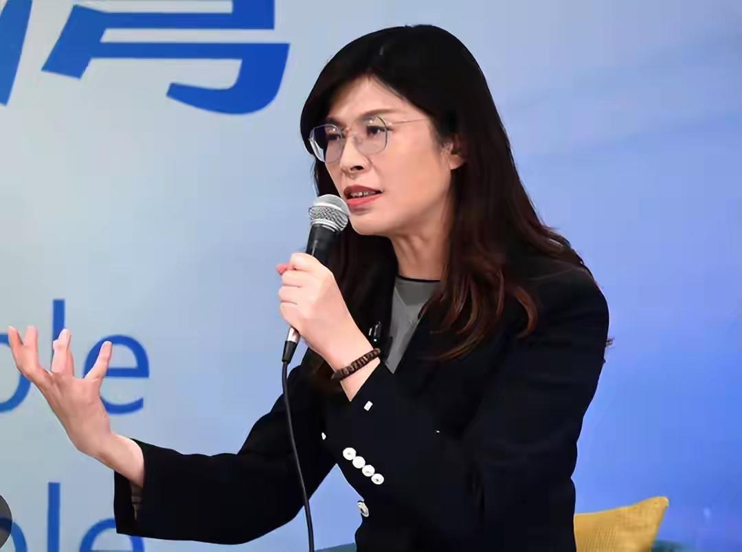 解放军围台军演有大突破，国民党4个大佬不装了，郑丽文成孤勇者解放军“正义使命