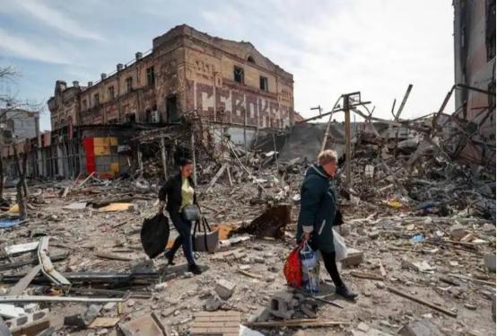 乌克兰今天的结局是乌克兰人自己的选择。回想2019年波罗申科与泽连斯基竞选总统时