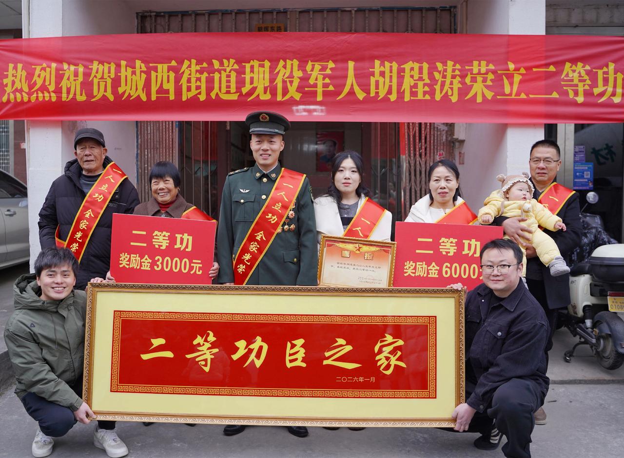 胡程涛，1996年出生，2016年9月入伍，现服役于中国人民解放军陆军第73集团