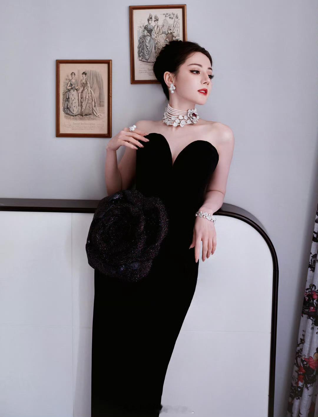 今年闵塔鲨给热巴做的造型👇闵塔鲨审美​​​