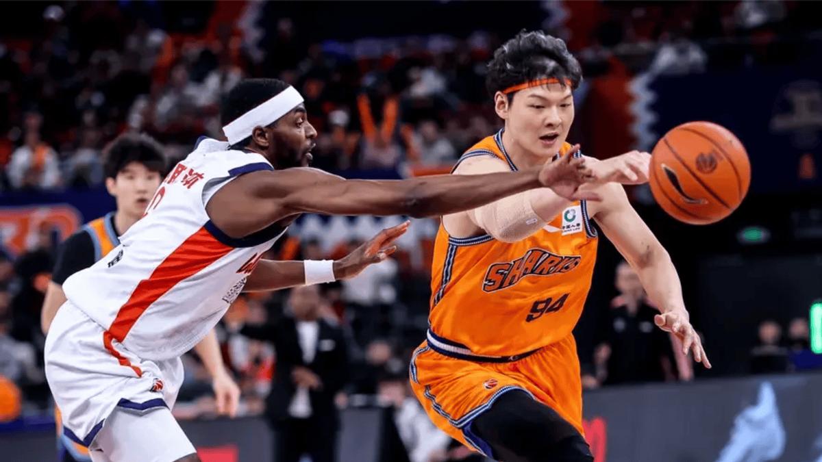 CBA常规赛排名大洗牌：广东失利，两队争榜首，北京跌至第七，辽宁季后赛前景堪忧