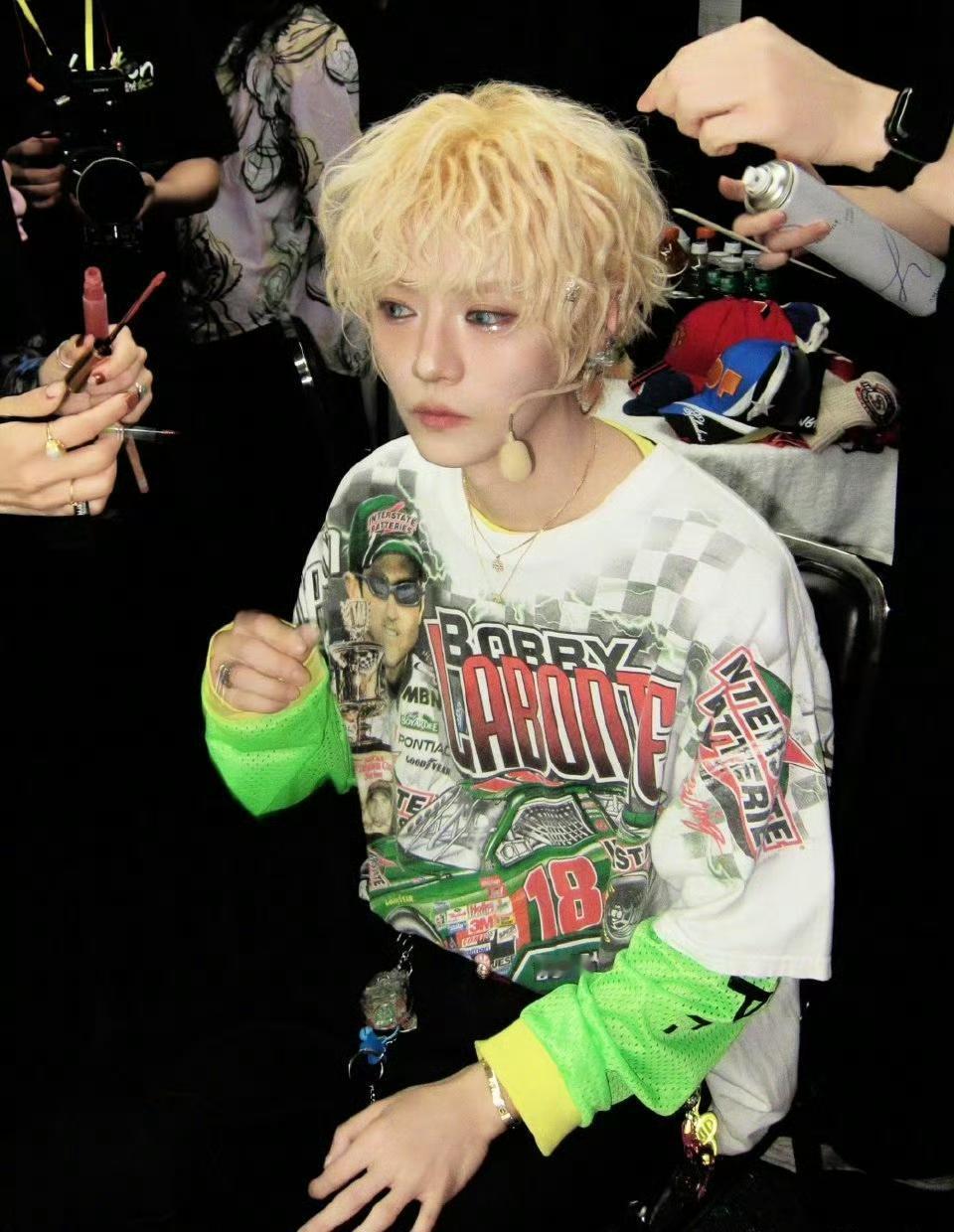 鹿晗“归零”了。十年肯德基合约到期不续，代言几乎清空，影视剧停拍。很多人窃喜