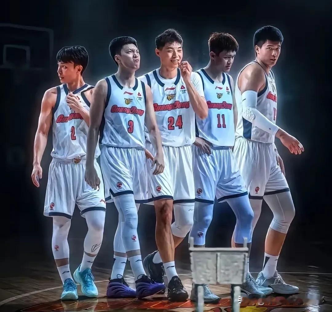 广东男篮在外援选择上是不是真的黔驴尽穷了？当其他各队外援陆续到队开始合练之际，广
