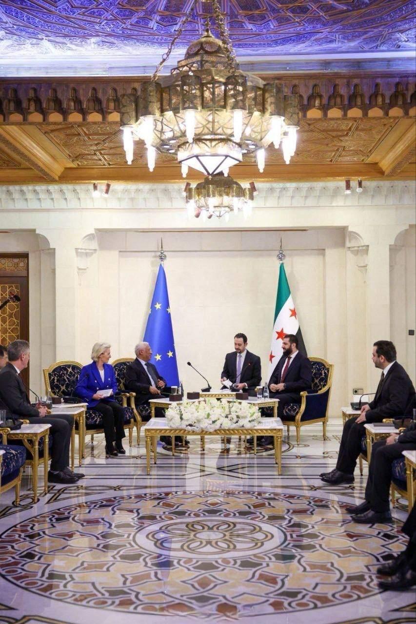 欧盟主席冯德莱恩前几天访问了叙利亚，和朱拉尼见面，还要给朱拉尼当局送6亿多欧元。