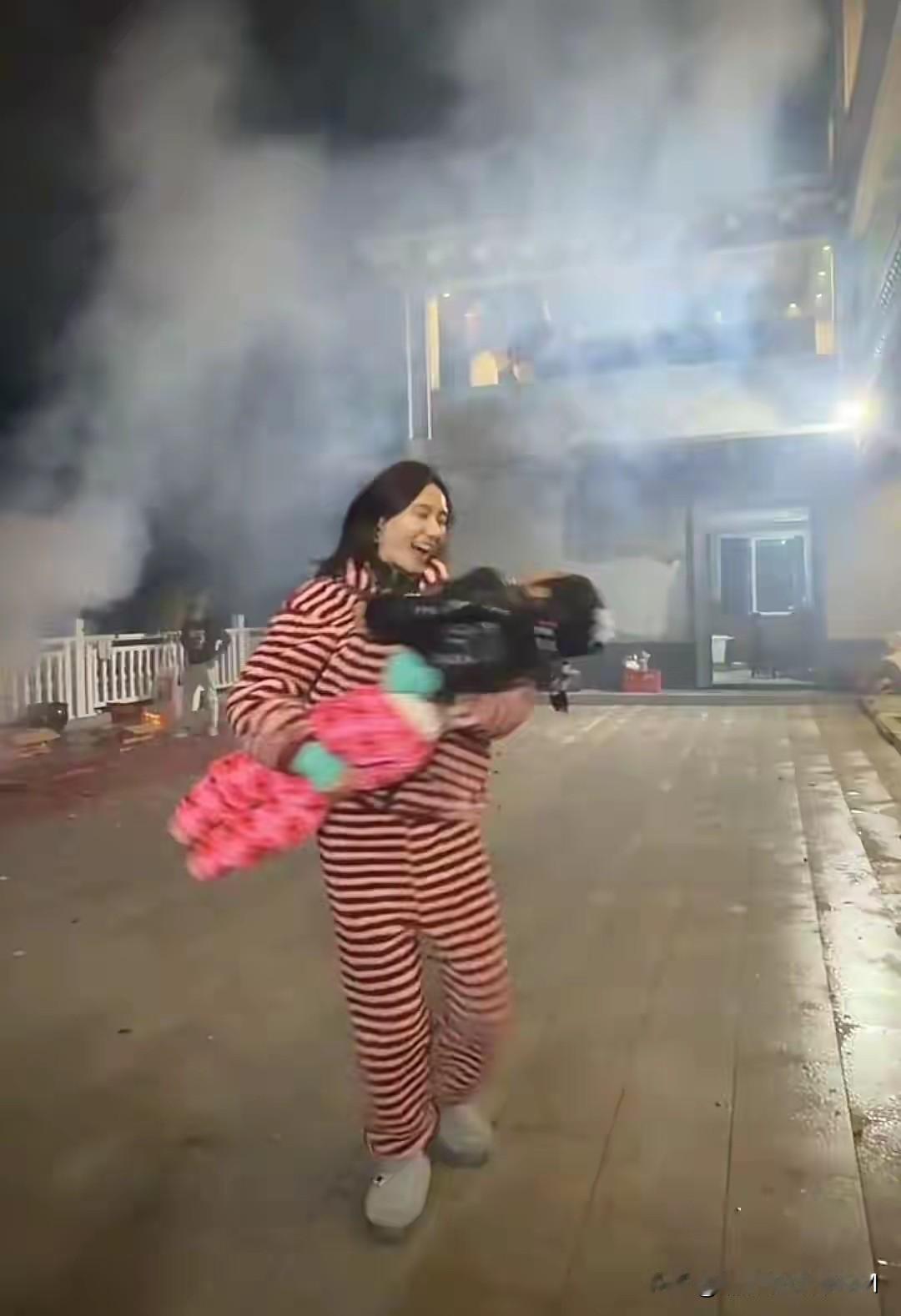 我敢说，李亚鹏和前妻压根就没闹掰，更不是真心要离婚的！两人既没因感情不和闹矛盾，