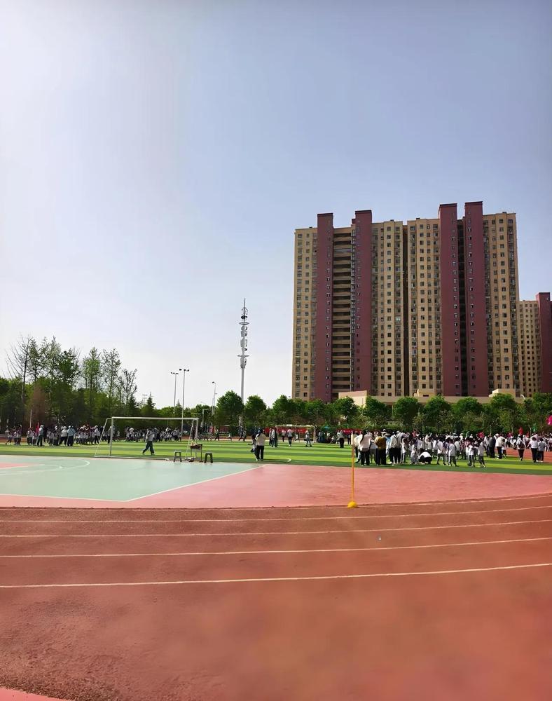 姐姐供弟弟读完博士，前后花了38万。我活了四十多年，见多了这种掏心掏肺贴补弟