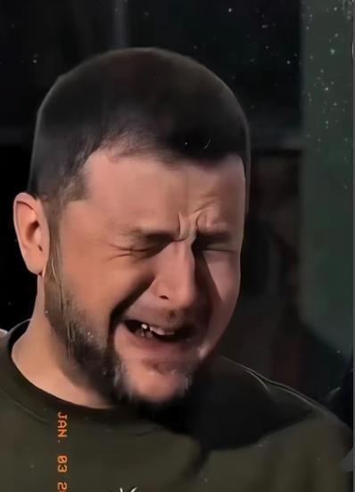 乌克兰在关键时刻，犯了大错！乌军袭击了一辆，开往赫尔松的医疗车，这辆医疗车是为了