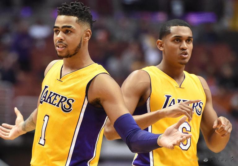 今天NBA最大乐子，都出在洛杉矶双雄身上了。第一条，湖人要去打猛龙，但ESP