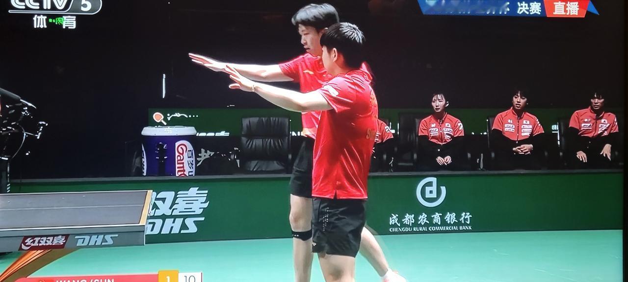 莎头混双老祖，不，莎头混双神仙组合太牛了，3:0横扫日本松岛辉空/大藤沙月组合，