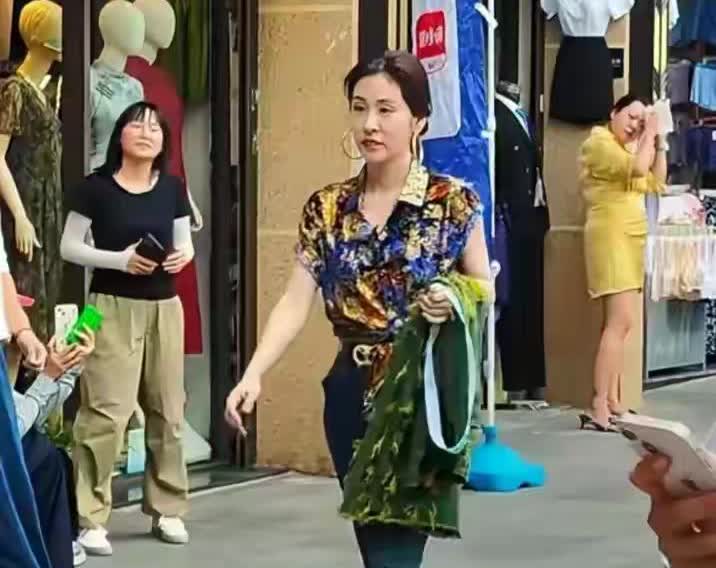 36岁的张碧晨也老了无美颜无滤镜的情况下真的印证了那句老话了女人有没
