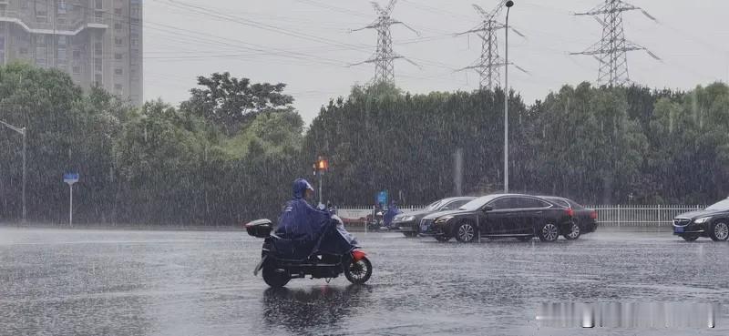 安徽迎来了大雨暴雨节奏…..预计今日起我省多阴雨天气。具体预报：今天阴天有阵