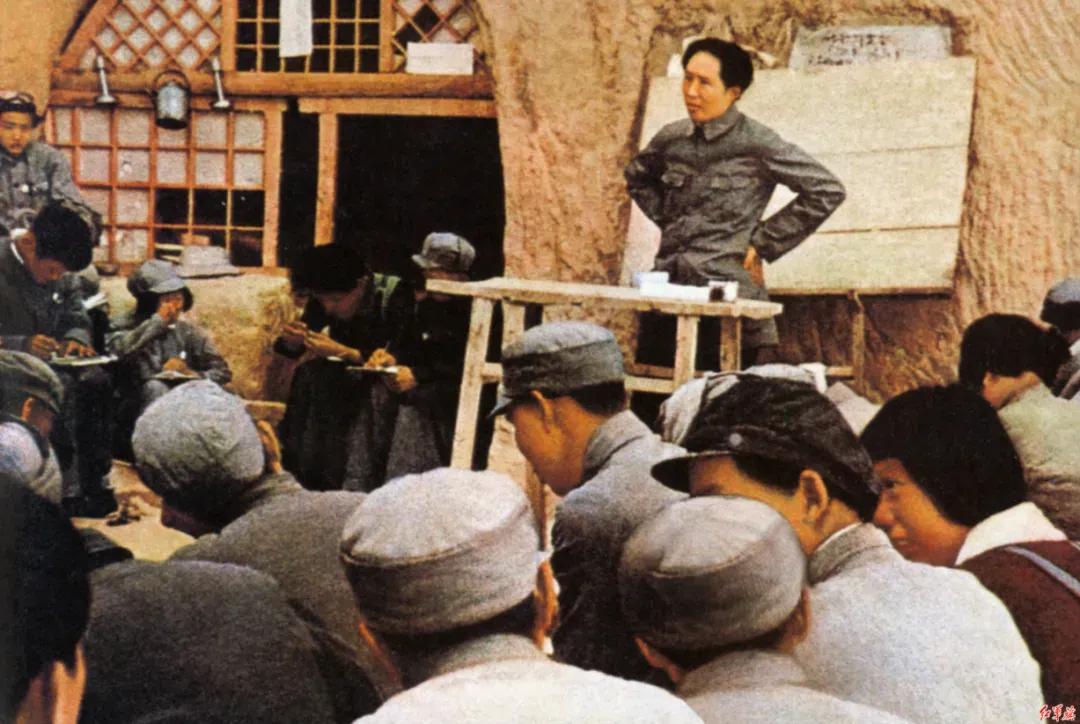 王震将军在他逝世前也感觉到世道不对了，向后人留下三句话：第一句是：“谁反对毛主席