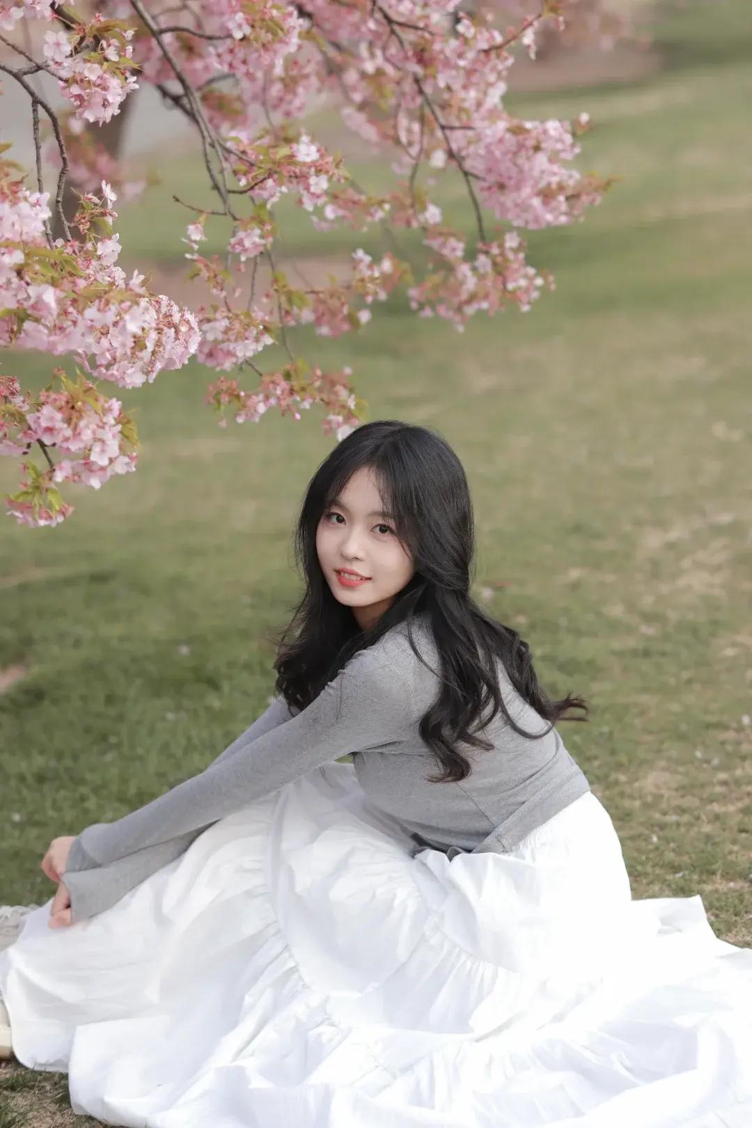 如果100万和她只能选一个，你选哪个