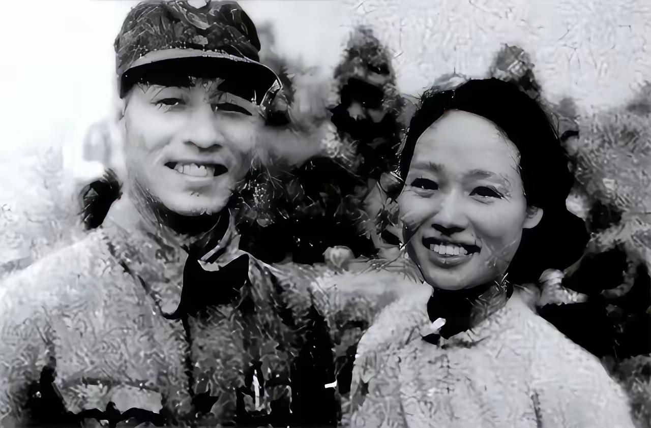 1941年，突击队长吴志勤在与日军激战中，不幸中弹腿受重伤，女护士陈冰把他带到寺