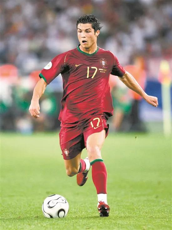 足坛巨星里面，在世界杯舞台表现很差，能有多差？我说一个，5届世界杯3次最差阵