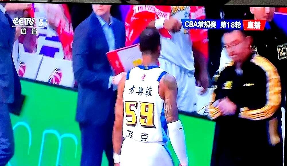 刚拿下总决赛FMVP，巴里·布朗张口就要300万美金年薪！广厦高层这边也是真