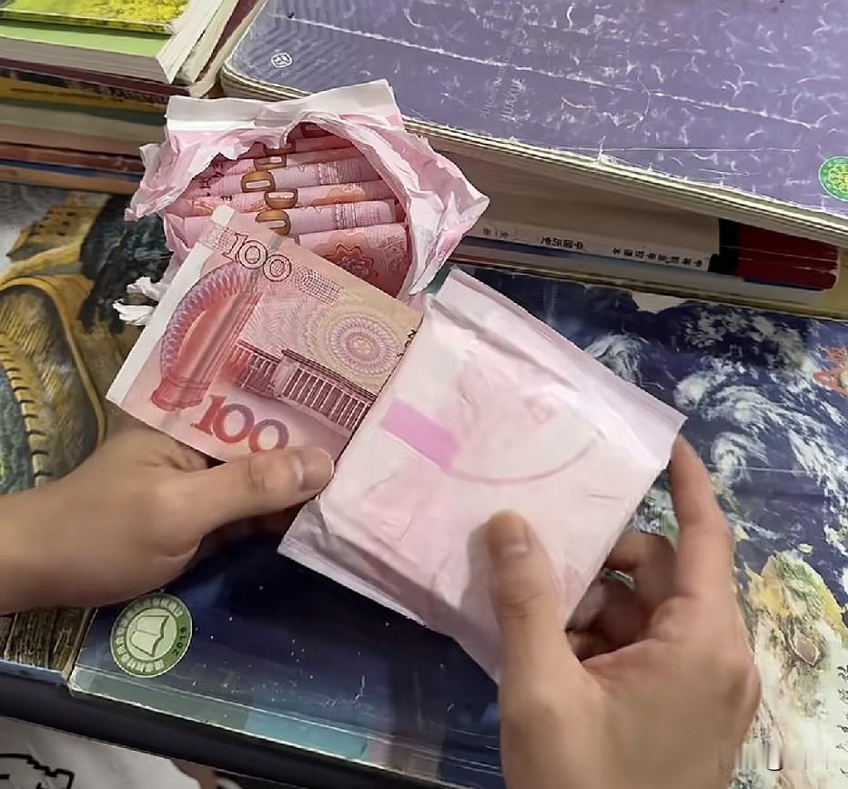怪不得痛经一直看不好，原来是用错卫生巾了[滑稽笑]