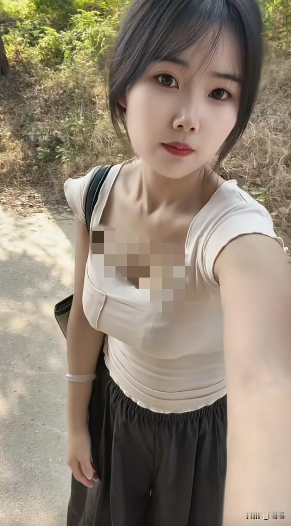 真干净，没有耳环没有项链没有婚戒