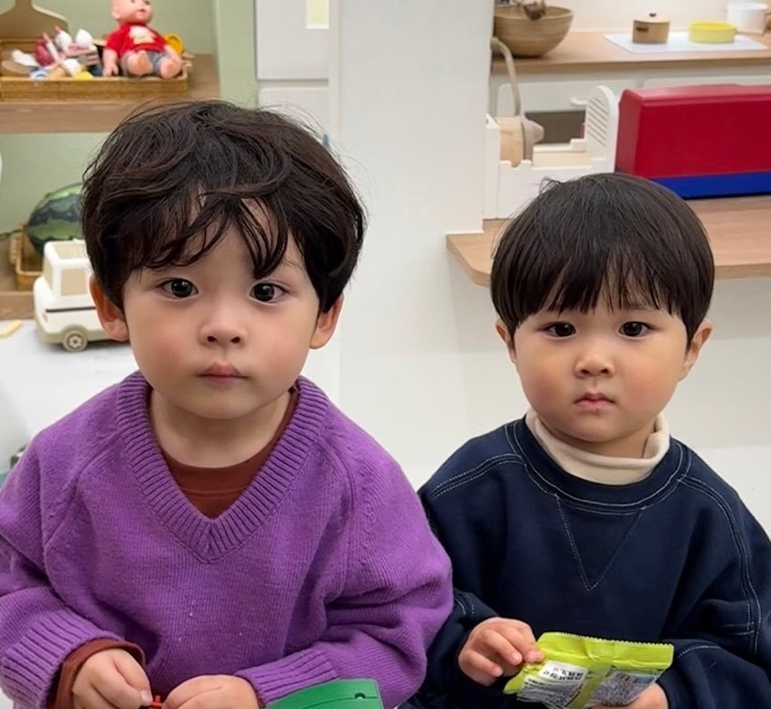 yijin&yuho！全宇宙最萌的两个宝宝！💜🖤