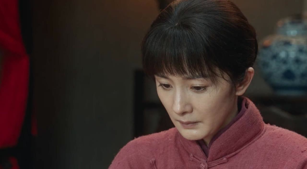 握笔姿势看演技，才明白杨幂为何总被吐槽“文盲”杨幂也算是娱乐圈知名文盲之