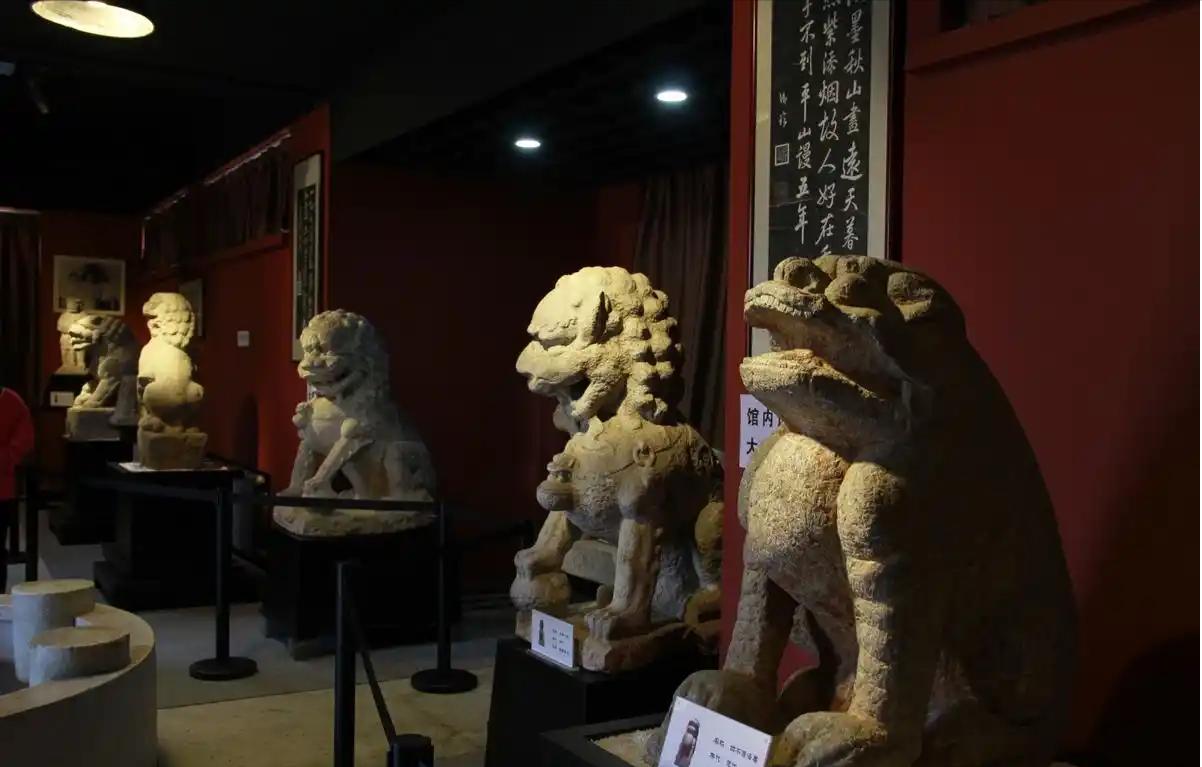 两尊2吨重的唐代石狮，一夜被运走：16年后，100万悬赏还在。两尊石狮，每尊