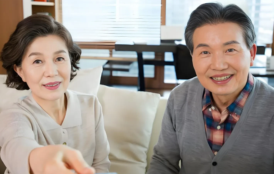 江苏南通，儿媳生了双胞胎，想换大房子，公婆卖了一套房，转给儿媳120万，不料，小
