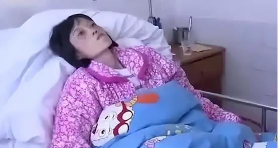 2016年，湖南一单亲妈妈身患癌症，临终前打算将11岁和8岁的儿子托付给亲戚，谁