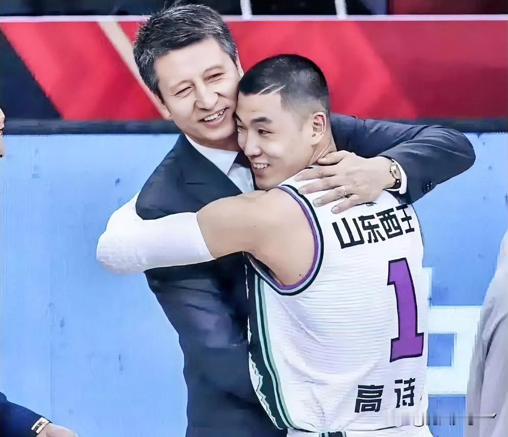 山东男篮赢了，我不意外，我意外的是高诗岩现在打球越来越聪明了！CBA俱