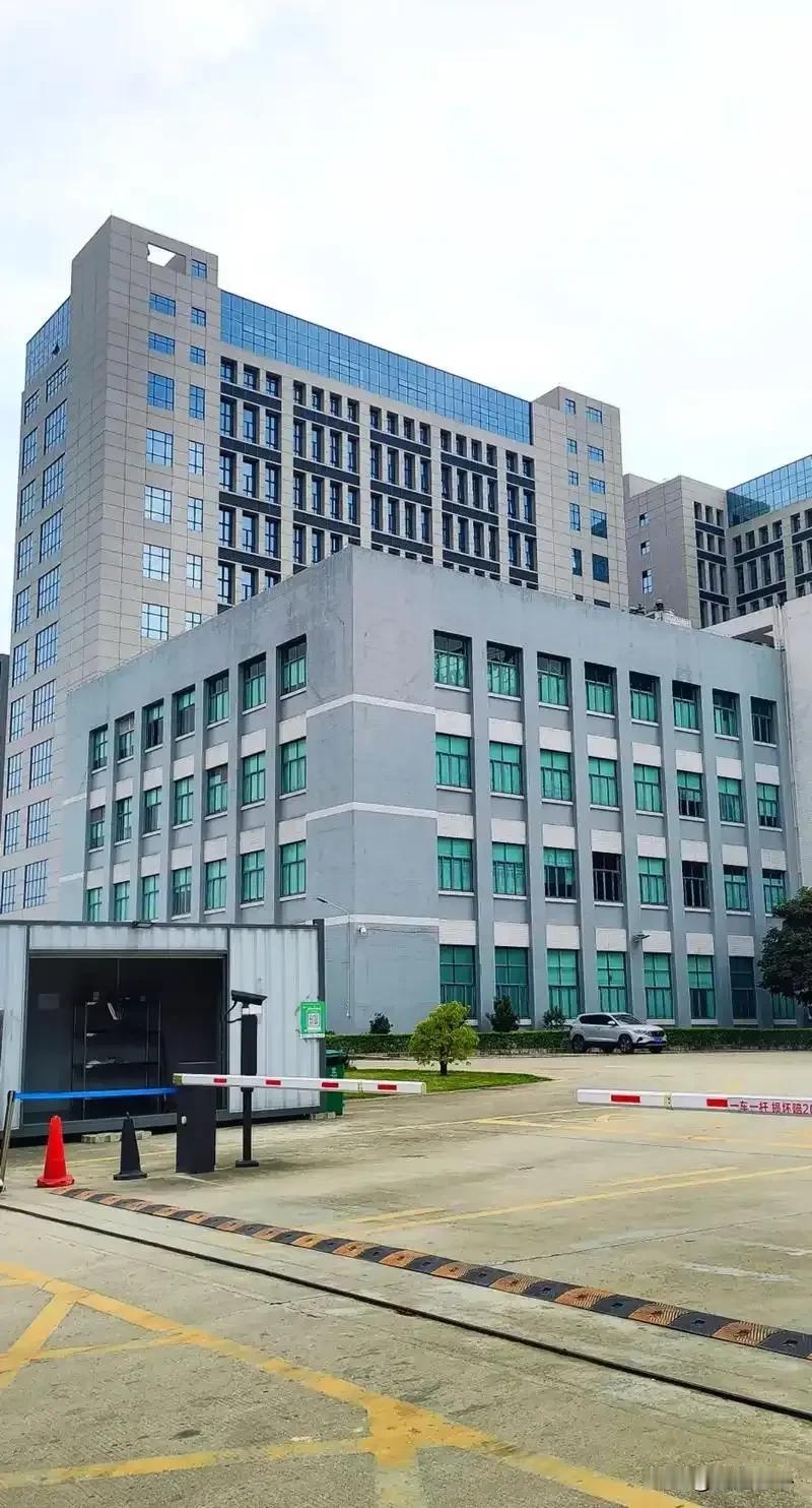 悲催！网传东莞一家20年的工厂全员降薪3000元，声称订单下降严重东莞有家干