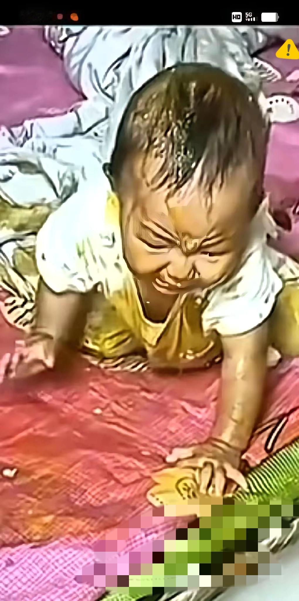 两岁娃独自在家四十分钟哭到嗓子哑，这场隔代带娃闹剧哪是特价菜惹的祸？分明是默认的