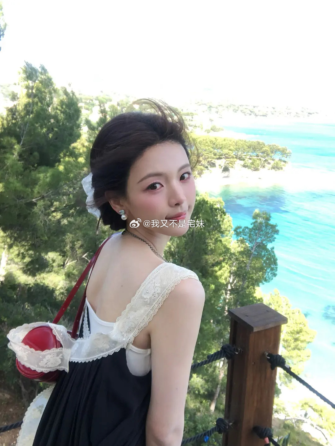 杨超越算不算营业特别高质的小花谁懂每一张都美我一大跳