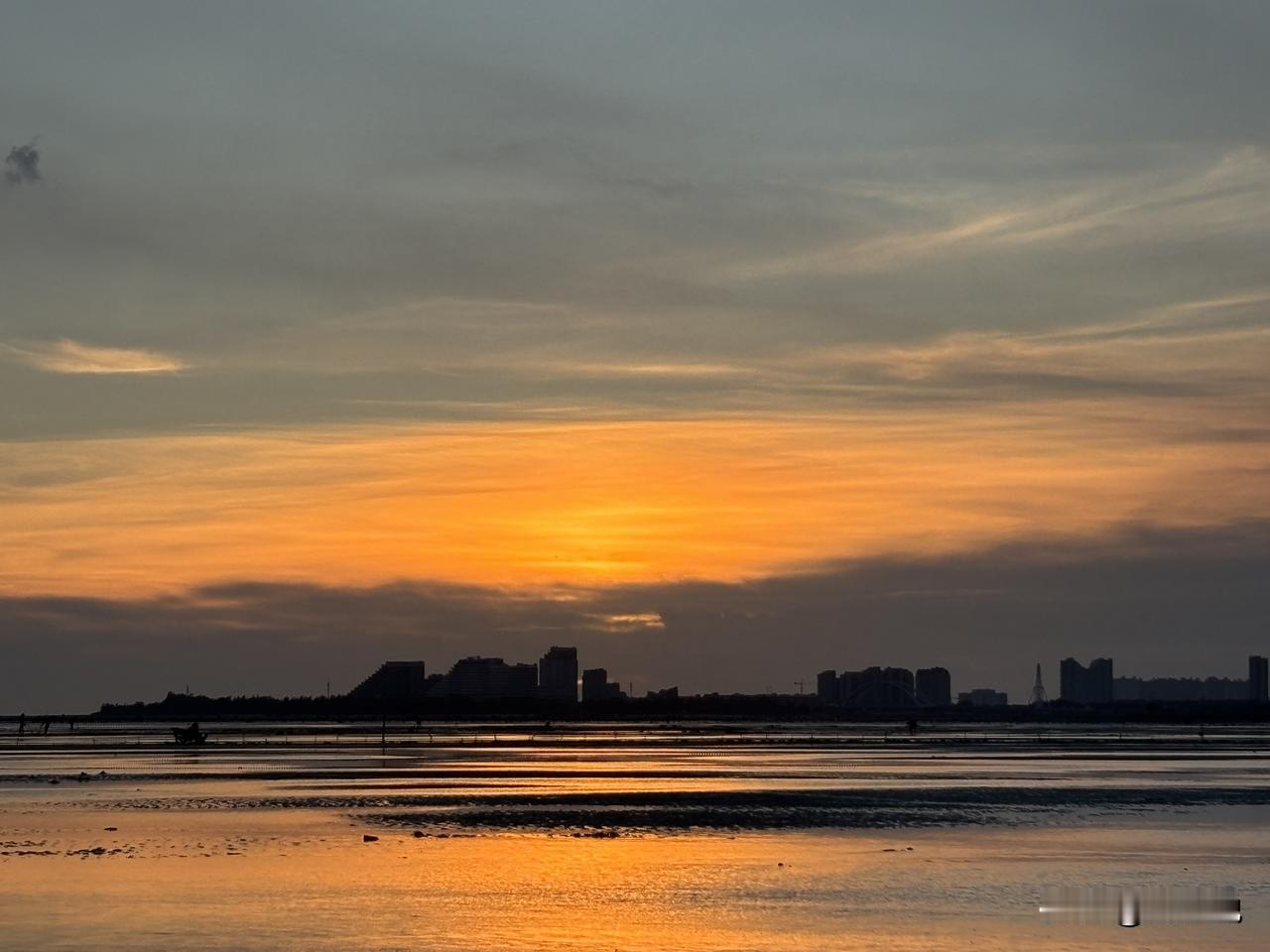 不让任何人知道你的动态，要做到真正的销声匿迹。真正有能量的人，从不张扬，从不提前