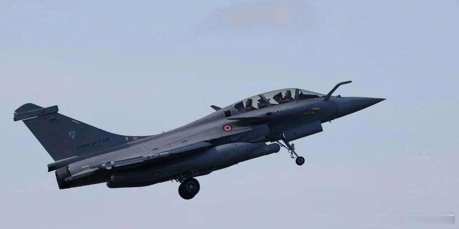 泽连斯基确认乌克兰将向法国订购100架阵风战斗机乌克兰向法国下了“历史性订单”，