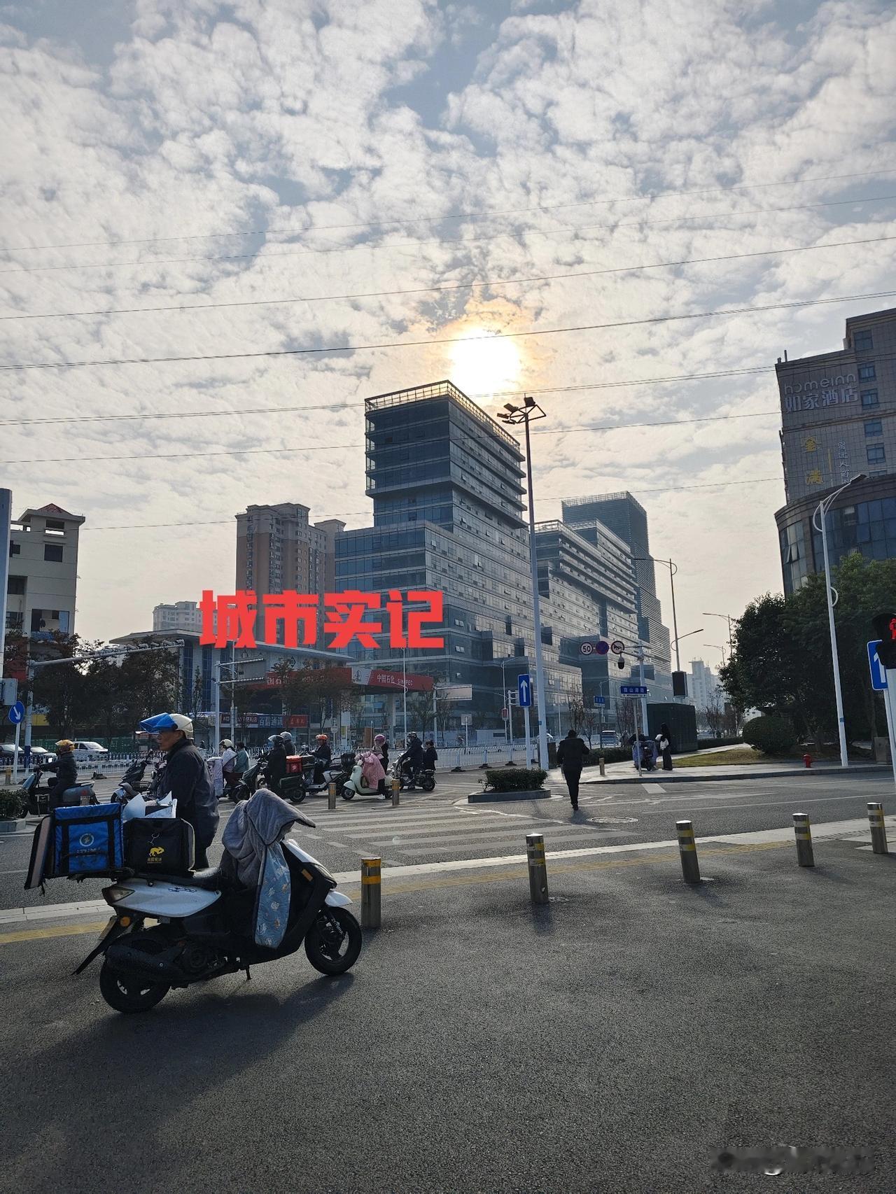 宿迁最繁华的一条路，相当于上海南京西路，南京的新街口，成都春熙路，广场北京路级别