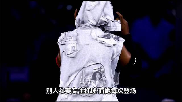 大坂直美美网造型##美网[超话]#大坂直美美网这身造型太吸睛了！把时尚和网球运动结合得特别好，华丽又不影响赛场发挥