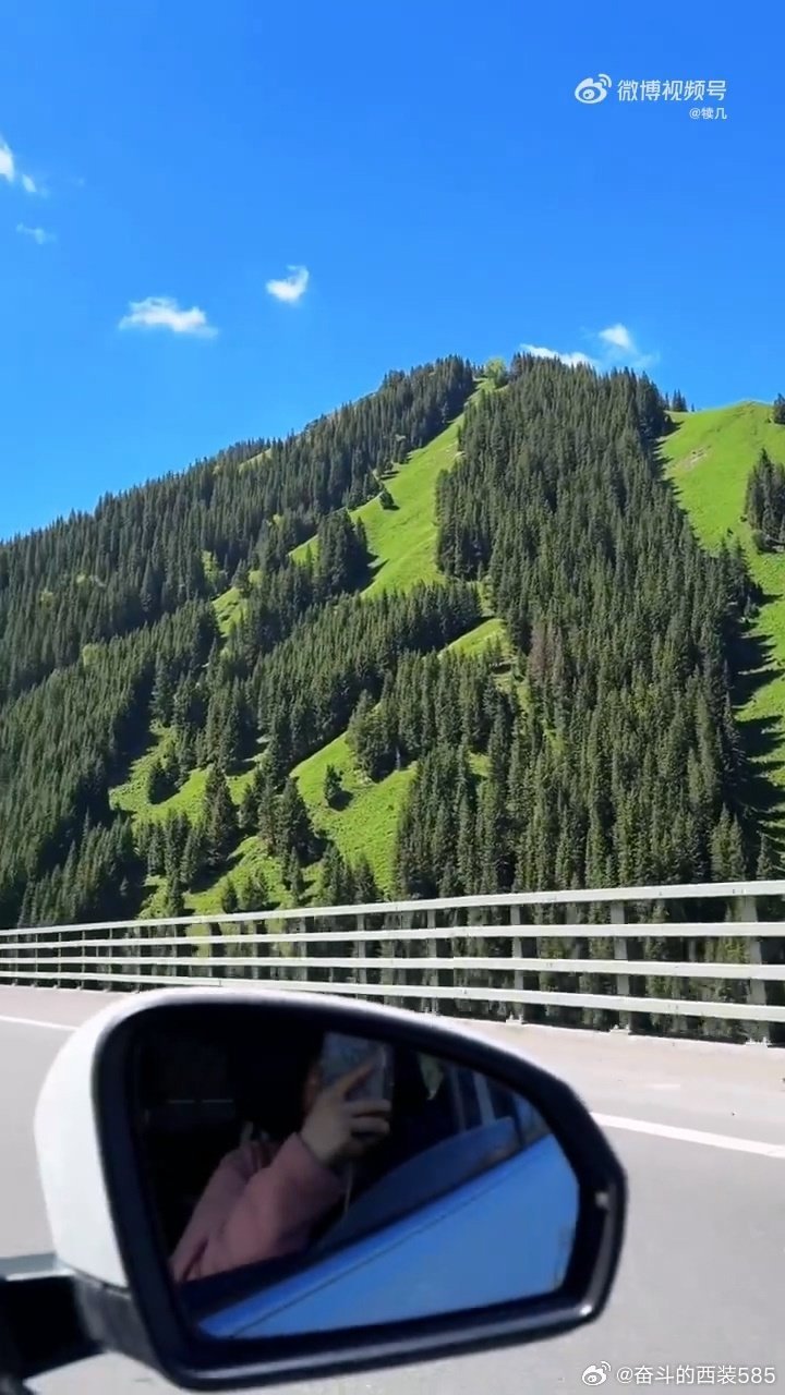 今年第一批去青海自驾的人出现了羡慕哭！青海的湖蓝得像宝石，公路直通向云端，车窗