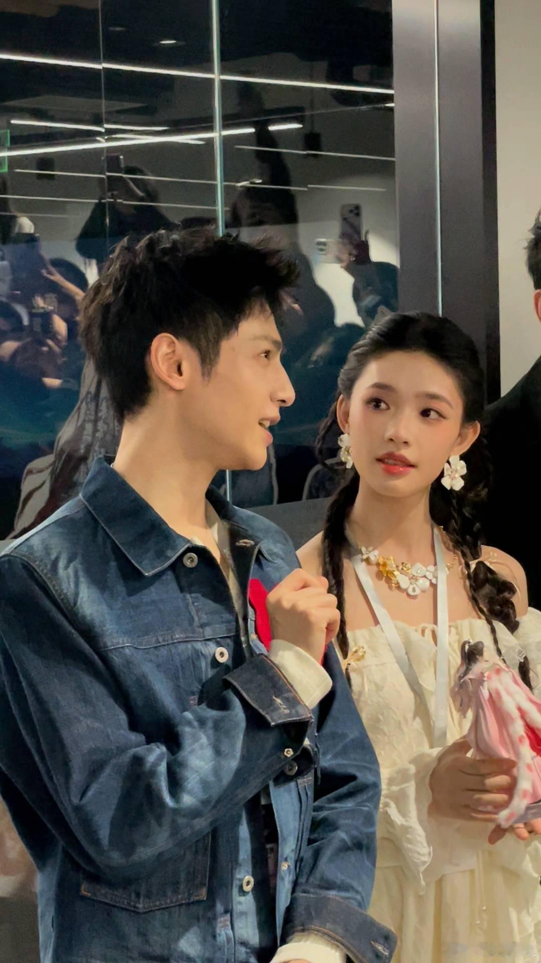 罗云熙林允被贴脸开大唐俪辞不闯江湖闯职场了家人们，果然扫楼从不缺名场面！罗云熙