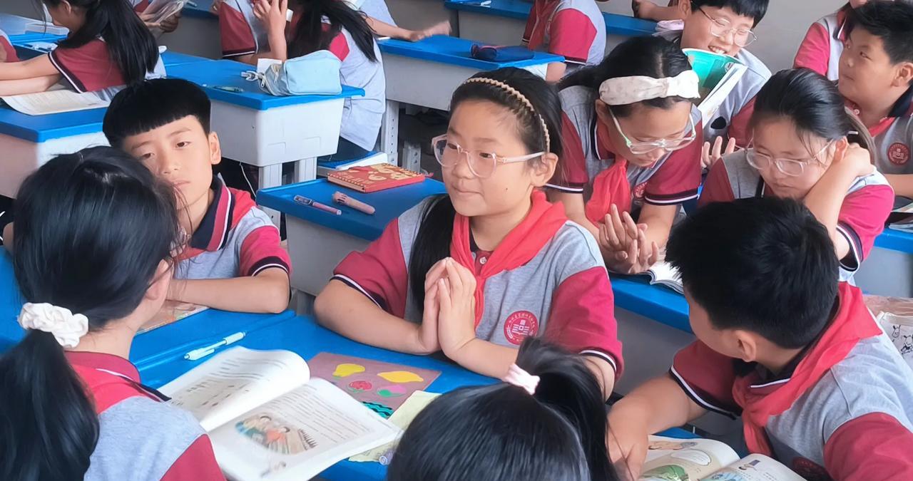 学校和学校之间的差异，主要在于教师的水平，但是深层次的差异在于教研活动开展的水平