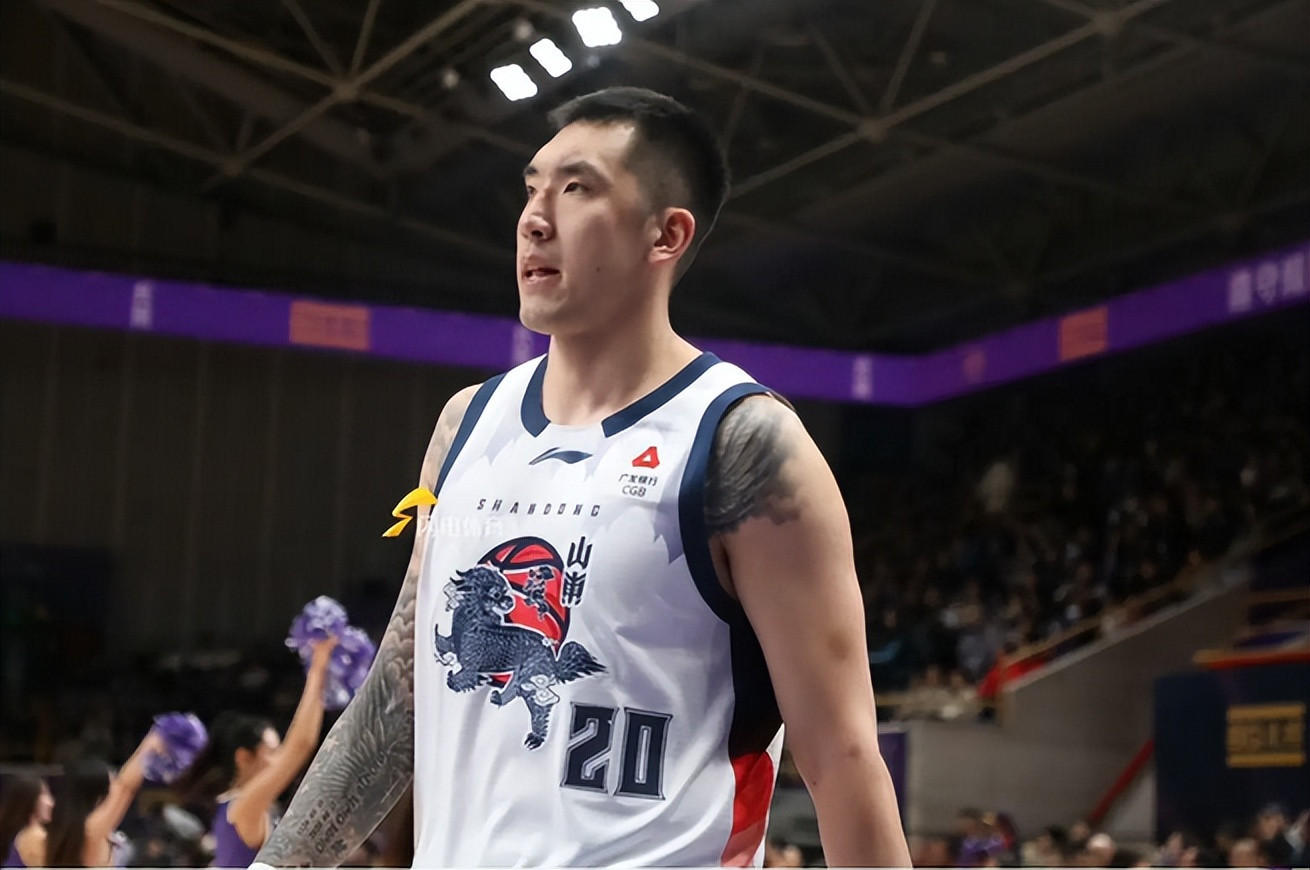 国手后卫对决：高诗岩11助VS廖三宁14分，山东队新援14分