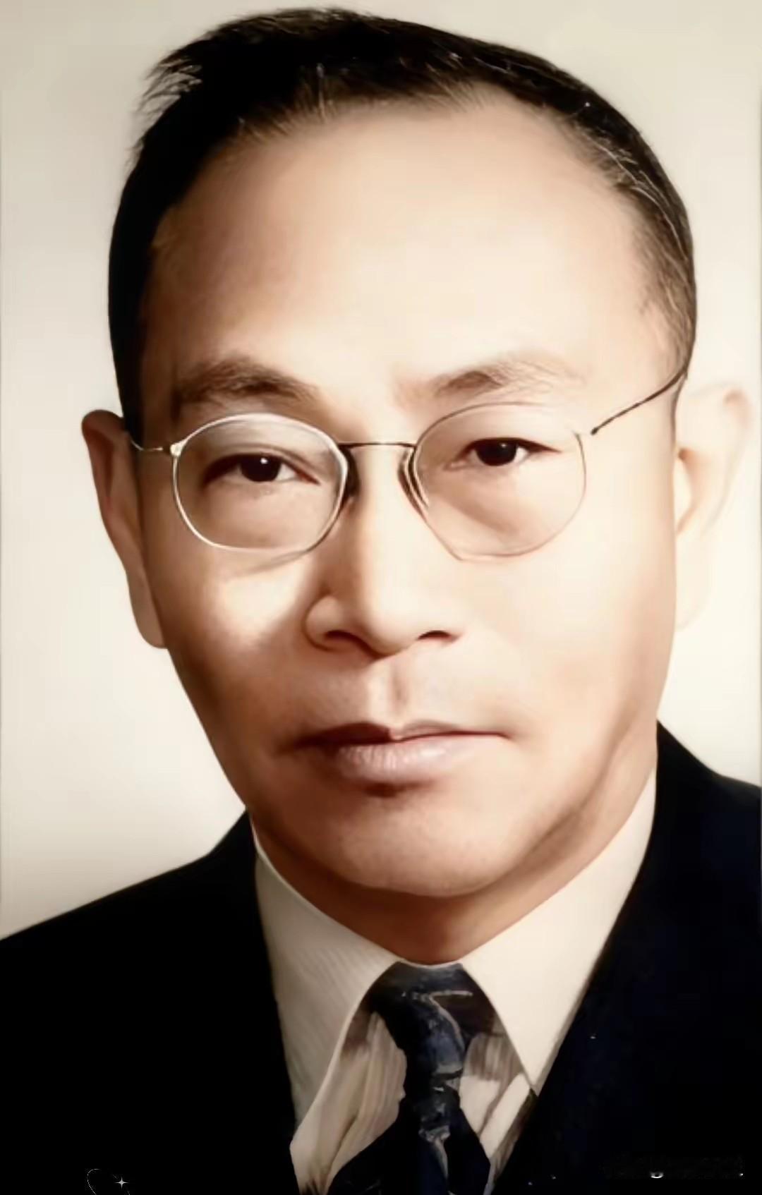 1941年，西方把青霉素列为军事机密，钱三强得知后十分难受，对英国生物学家李约瑟