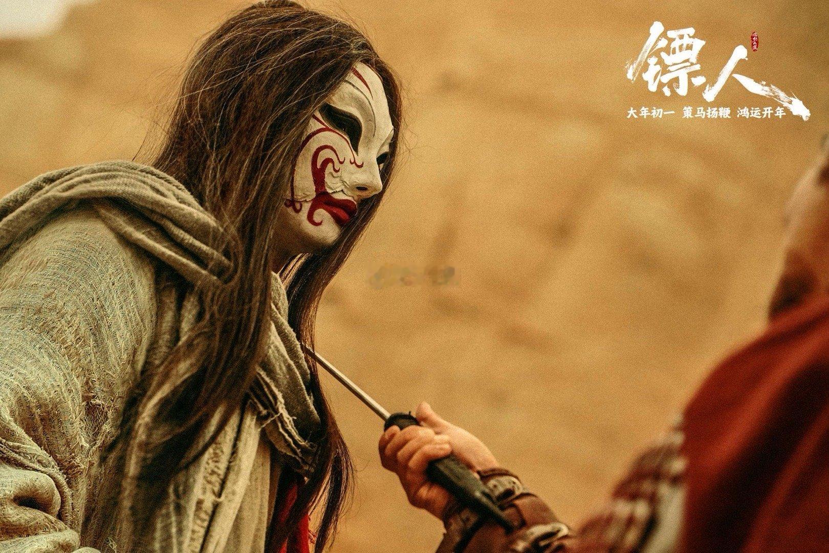 镖人谁懂啊！镖人大漠实拍的画面直接封神，黄沙漫天配刀光剑影，每一帧都是实打实的