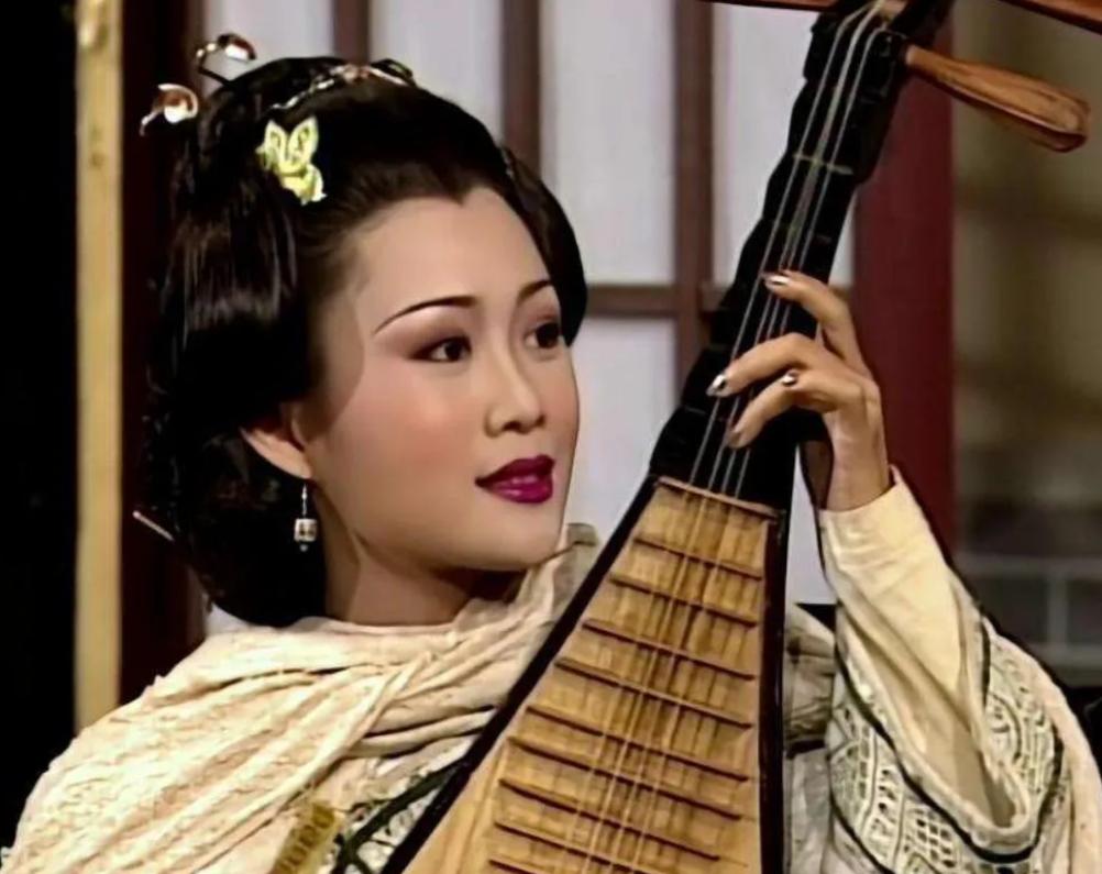 1642年，秦淮名妓陈圆圆被人送给崇祯皇帝，可是崇祯皇帝不要她。后来吴三桂看上了