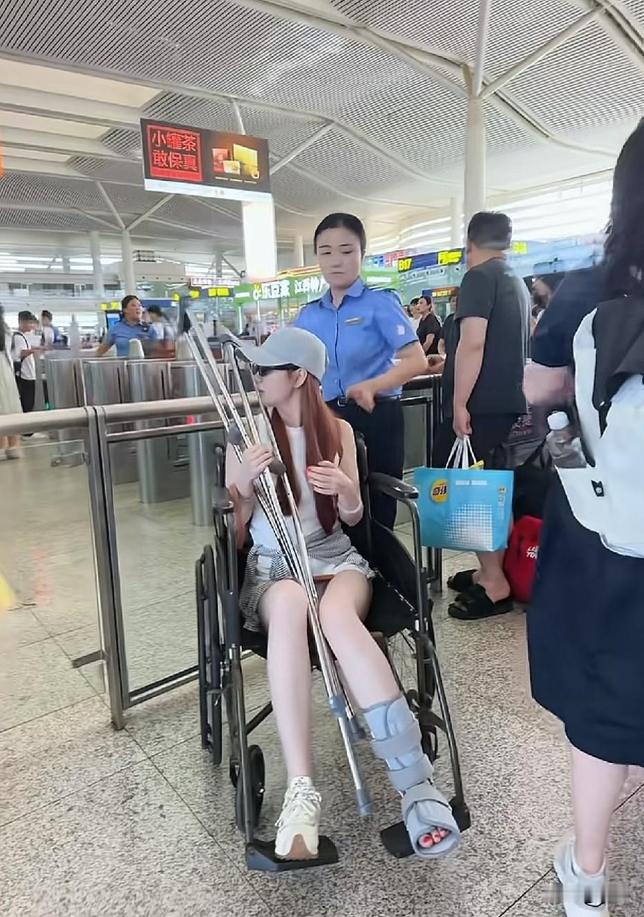 可惜了，上帝给了她美貌，又给她关上了一扇窗