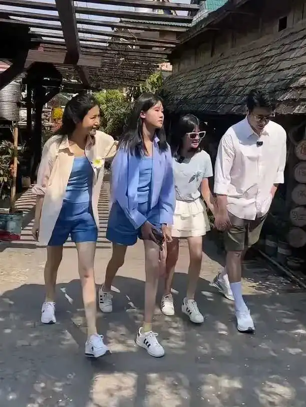 万万没有想到，陆毅一家子不仅都是大长腿，而且颜值又高，白瞎我看了十几年电视，现在
