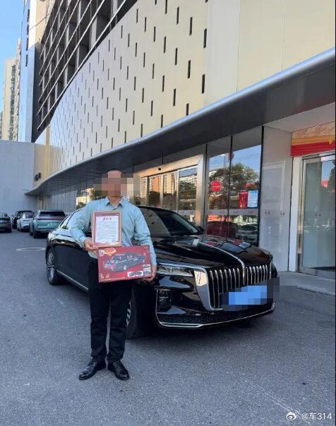 今天才知道，阅兵活动中的礼宾车，原来并不是统一采购的，而是向全国各地的红旗车主征