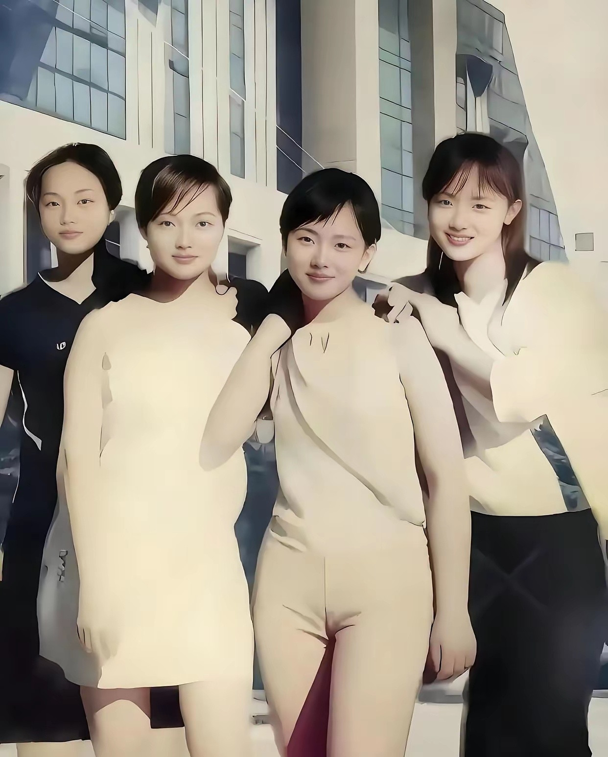 90年代深圳打工妹，纯真又自然。