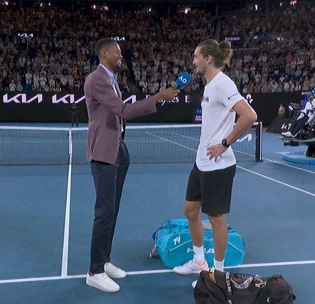 兹维列夫连续三年晋级澳网四强兹韦列夫赛后现场接受采访给勒拿钱发“好人卡”。“勒