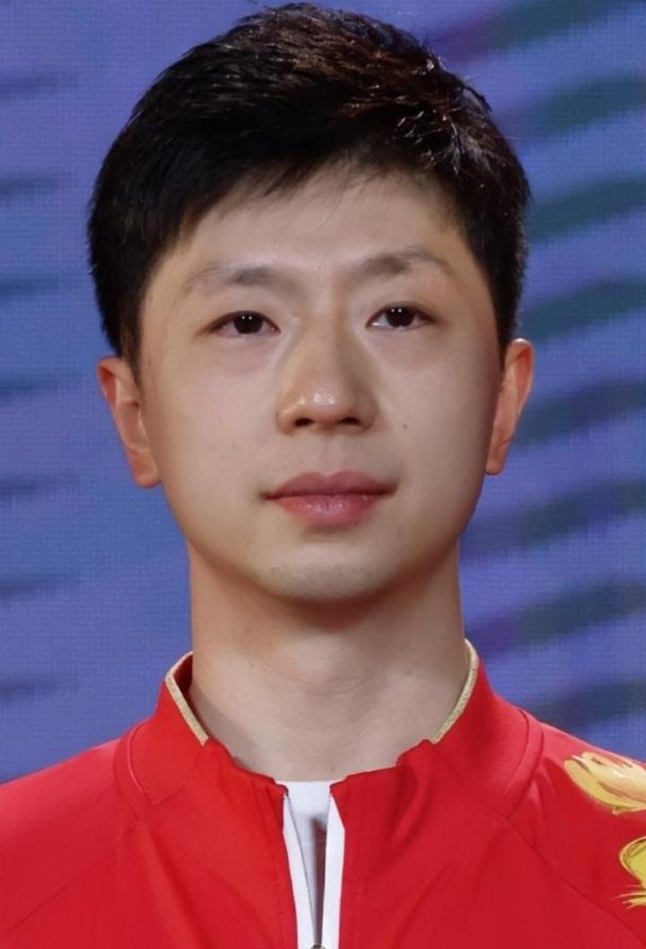 马龙督训太拼了！不愧是国乒定海神针！最近国乒在成都备战世乒赛，马龙以乒协副