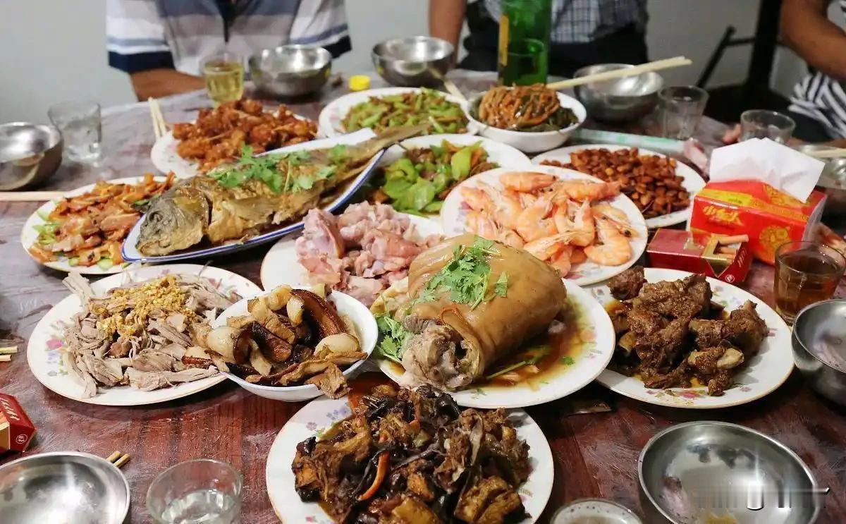 十年没有坐农村大席了，今天第一次坐，给我的感觉是：还没怎么开始，就直接结束了。